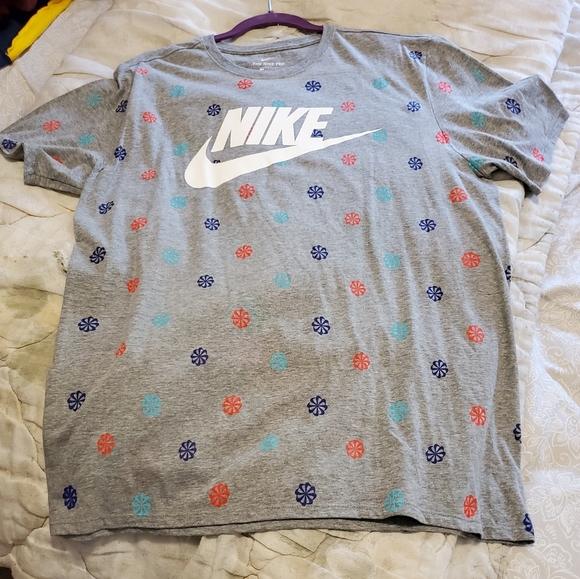 Nike Other - Dead stock Nike pinwheel shirt